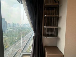 À vendre 2 chambres condo à Huai Khwang, Bangkok