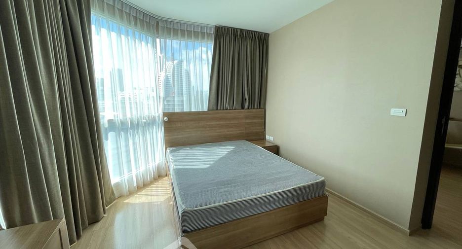 For sale 1 bed condo in Sathon, Bangkok