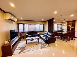 For sale 3 bedrooms condo in Khlong Toei, Bangkok