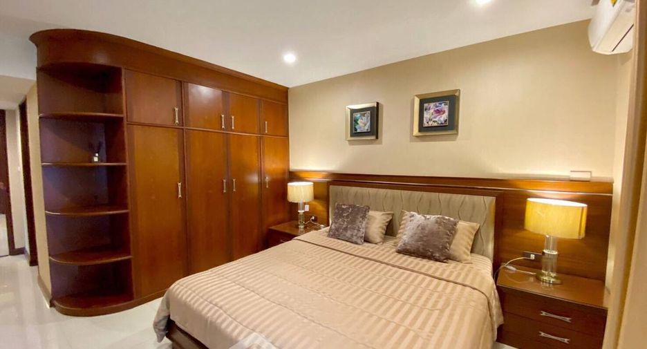 For sale 3 bedrooms condo in Khlong Toei, Bangkok
