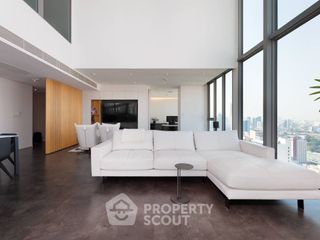For sale 3 bedrooms condo in Watthana, Bangkok