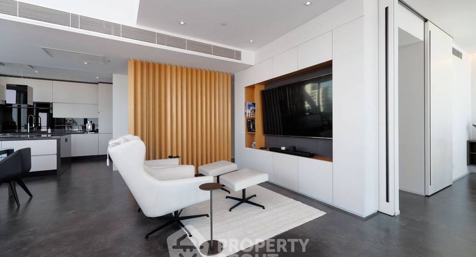 For sale 3 bedrooms condo in Watthana, Bangkok
