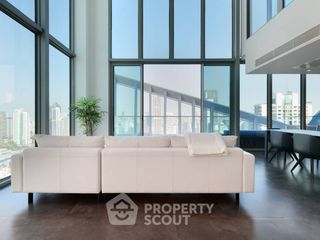 For sale 3 bedrooms condo in Watthana, Bangkok