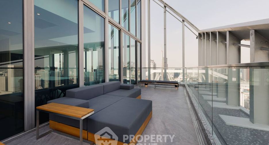 For sale 3 bedrooms condo in Watthana, Bangkok