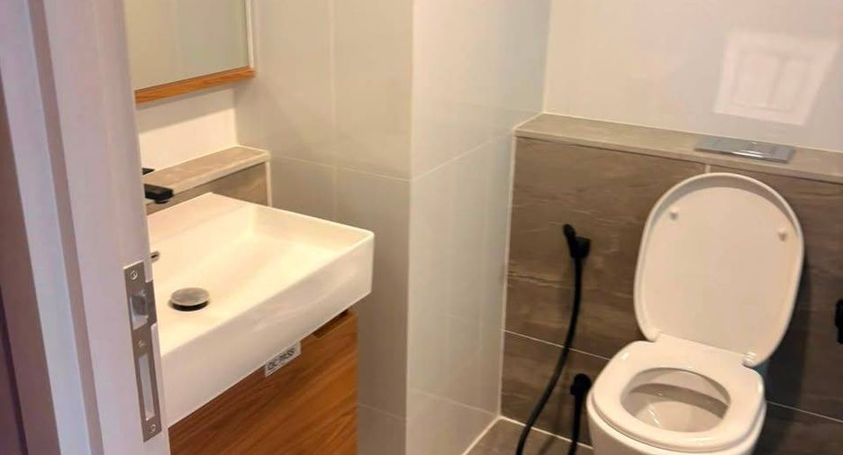 For sale 1 bed condo in Khlong Toei, Bangkok