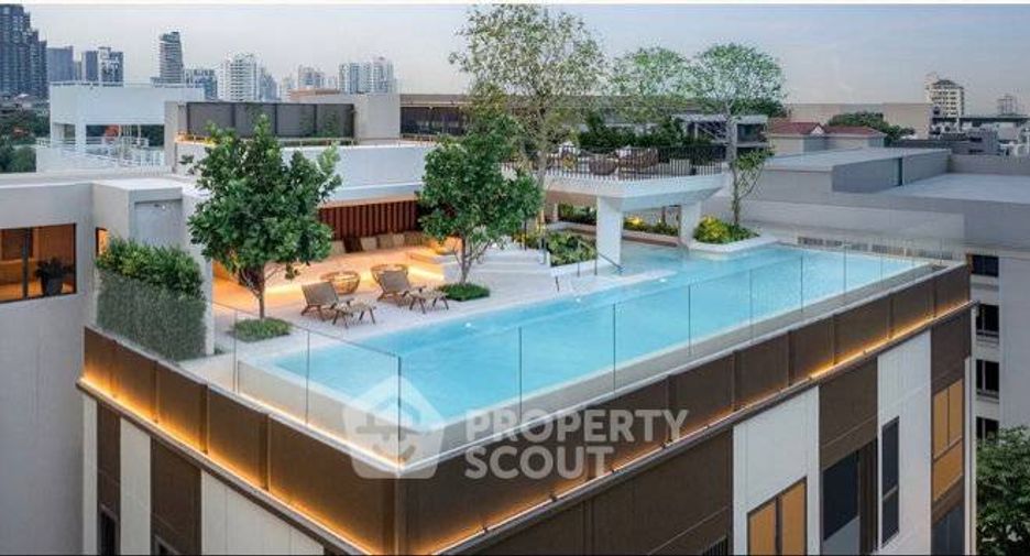 For sale 1 bed condo in Khlong Toei, Bangkok