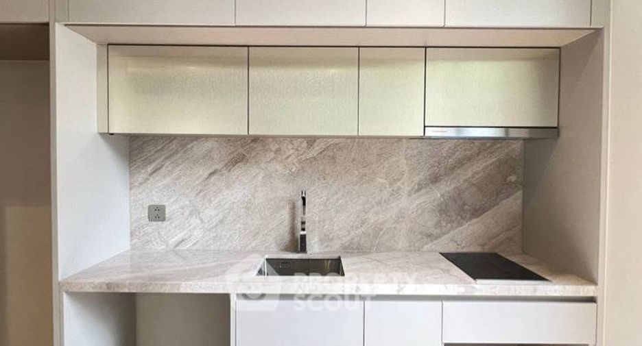 For sale 1 bed condo in Khlong Toei, Bangkok