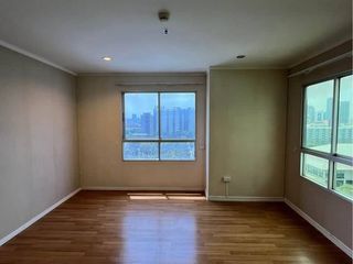À vendre 1 chambre condo à Huai Khwang, Bangkok