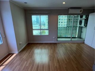 À vendre 1 chambre condo à Huai Khwang, Bangkok