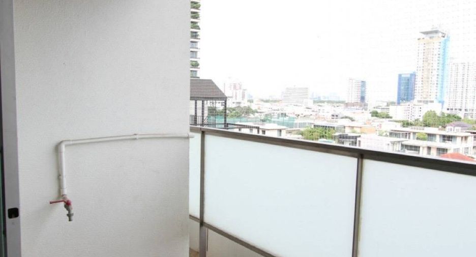 For sale 2 bedrooms condo in Yan Nawa, Bangkok