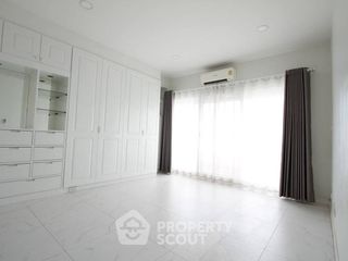 For sale 2 bedrooms condo in Yan Nawa, Bangkok