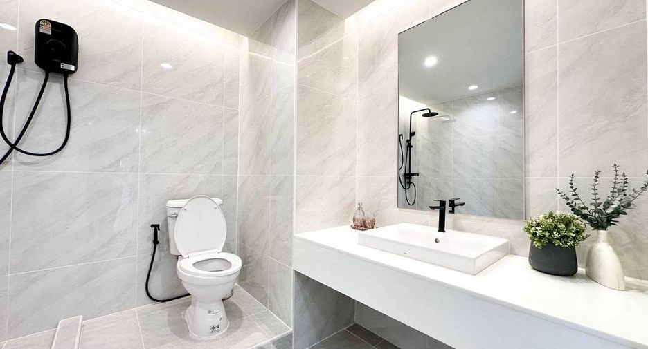 For sale 2 bedrooms condo in Phra Khanong, Bangkok