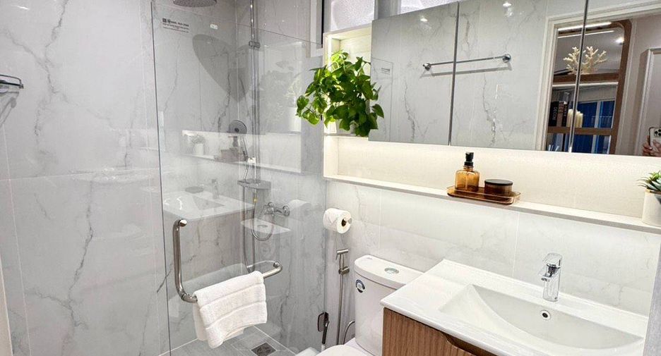 For sale 2 bedrooms condo in Yan Nawa, Bangkok