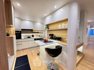 For sale 2 bedrooms condo in Yan Nawa, Bangkok