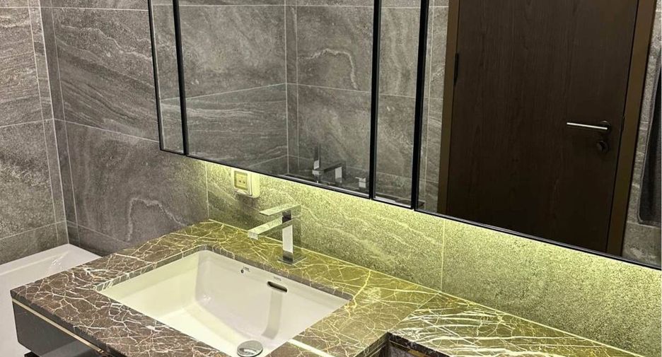 For sale 1 bed condo in Khlong Toei, Bangkok