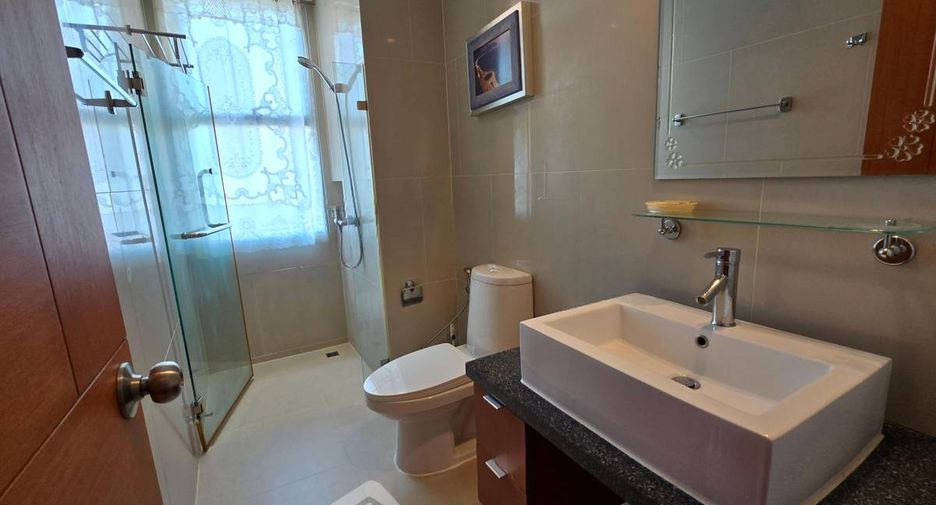 For rent and for sale 1 bed condo in Khlong San, Bangkok