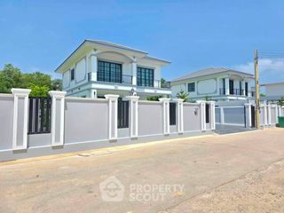 Villa zum Kauf mit 5 Zimmer in Bang Lamung, Chonburi