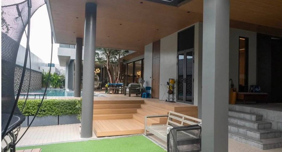 For rent and for sale 5 bedrooms condo in Wang Thonglang, Bangkok