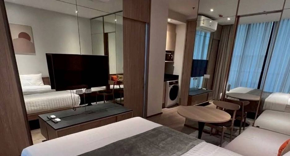 For sale 1 bed condo in Khlong Toei, Bangkok