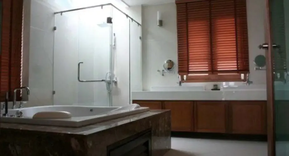 For sale and for rent 5 bedrooms house in Bang Lamung, Chonburi