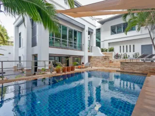 For Rent 5 Bedroom House In Bang Lamung, Chonburi