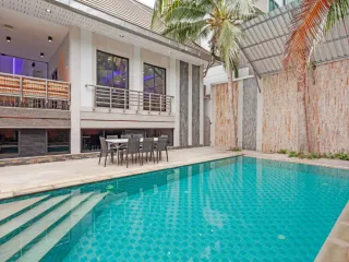 Haus zur Miete und zum Kauf mit 4 Zimmer in Bang Lamung, Chonburi