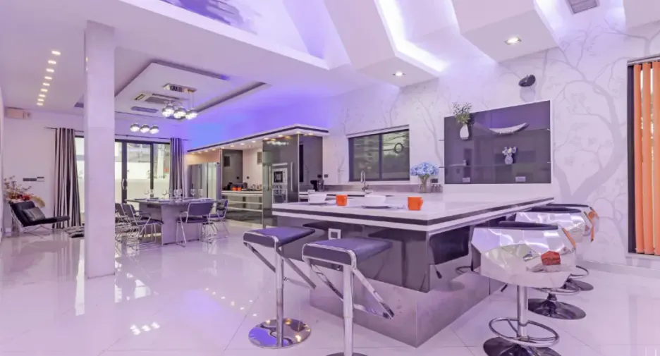Haus zur Miete und zum Kauf mit 4 Zimmer in Bang Lamung, Chonburi