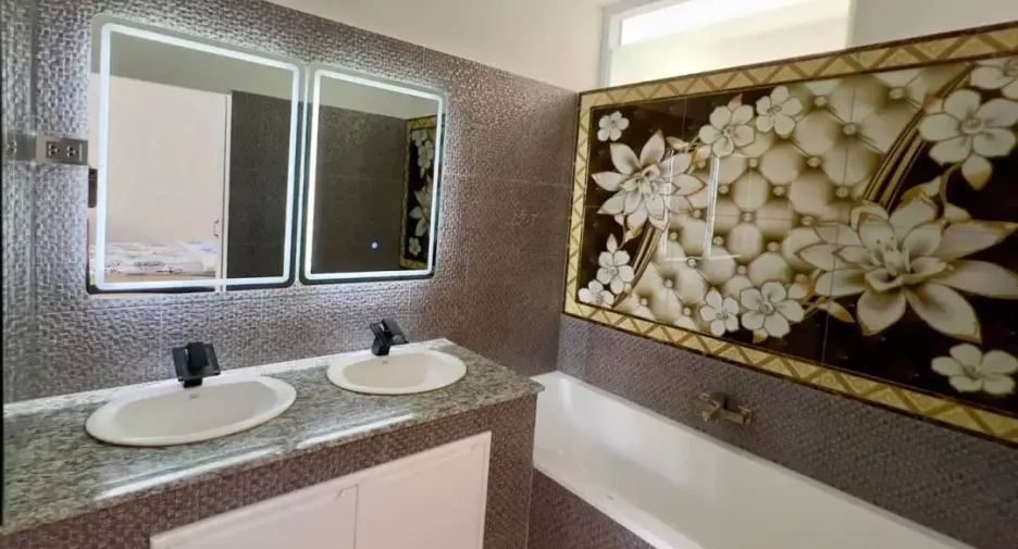For sale and for rent 6 bedrooms house in Bang Lamung, Chonburi
