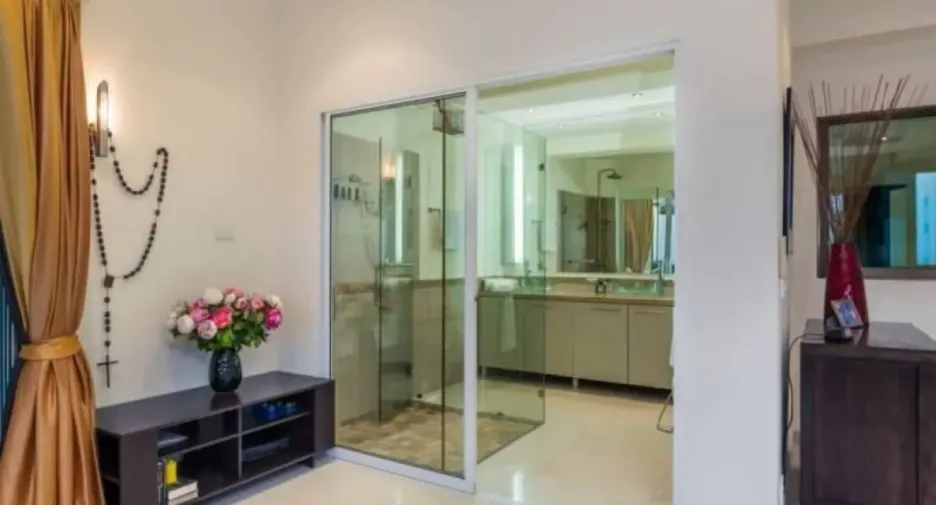 For sale 3 bedrooms condo in Jomtien, Pattaya