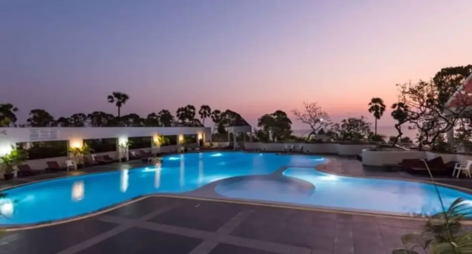 For sale 3 bedrooms condo in Jomtien, Pattaya