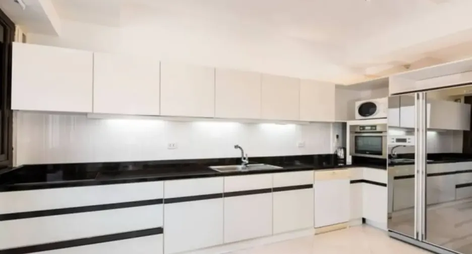 For sale 3 bedrooms condo in Jomtien, Pattaya