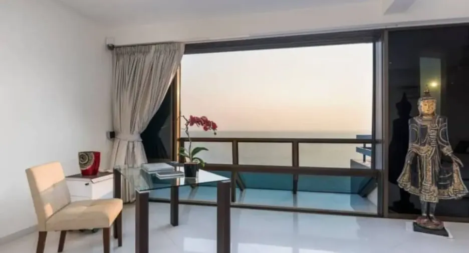 For sale 3 bedrooms condo in Jomtien, Pattaya
