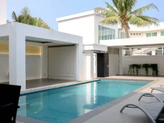 Haus zum Kauf mit 5 Zimmer in Bang Lamung, Chonburi