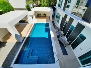 Haus zum Kauf mit 5 Zimmer in Bang Lamung, Chonburi