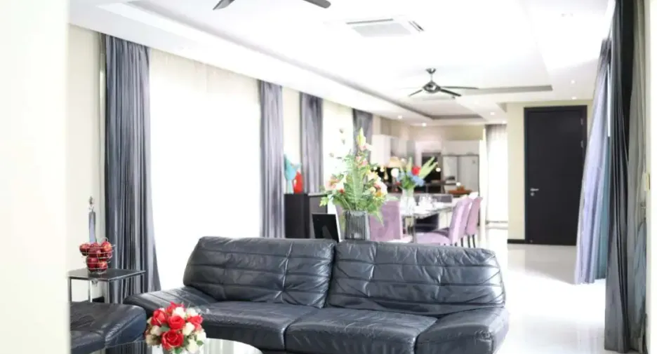 Haus zum Kauf mit 5 Zimmer in Bang Lamung, Chonburi