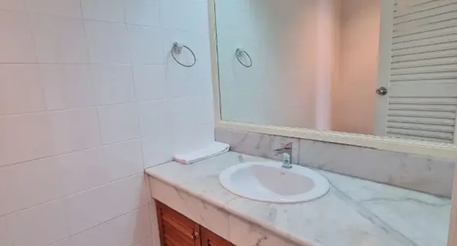 For sale 3 ベッドルーム condo in Bang Lamung, Chonburi
