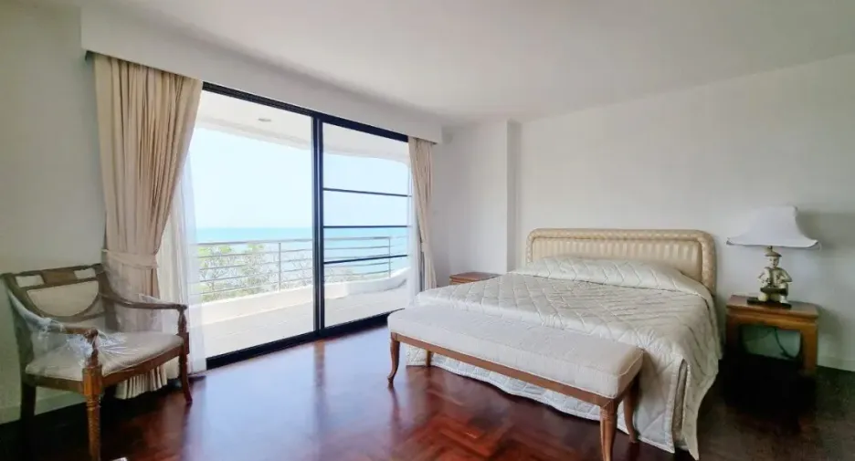 For sale 3 ベッドルーム condo in Bang Lamung, Chonburi