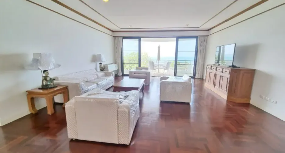 For sale 3 ベッドルーム condo in Bang Lamung, Chonburi