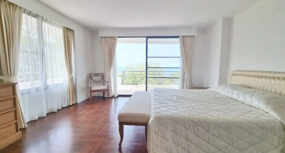 For sale 3 ベッドルーム condo in Bang Lamung, Chonburi