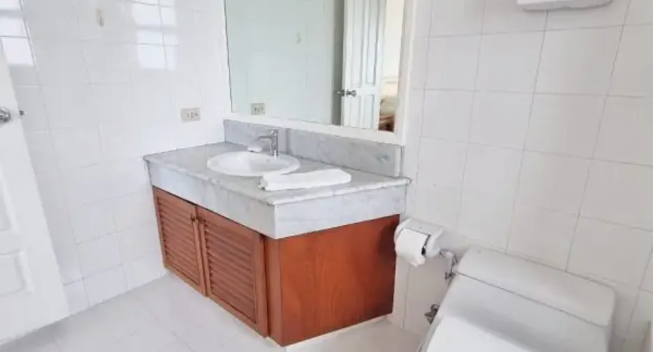 For sale 3 ベッドルーム condo in Bang Lamung, Chonburi