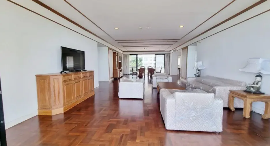 For sale 3 ベッドルーム condo in Bang Lamung, Chonburi