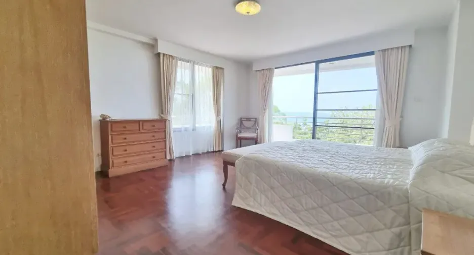For sale 3 ベッドルーム condo in Bang Lamung, Chonburi