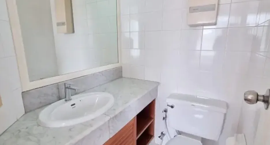 For sale 3 ベッドルーム condo in Bang Lamung, Chonburi