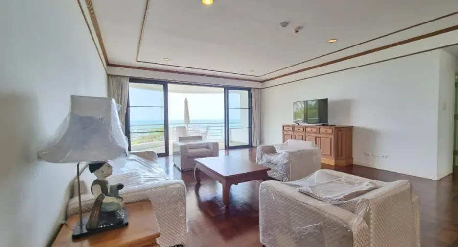 For sale 3 ベッドルーム condo in Bang Lamung, Chonburi