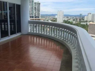 For rent and for sale 3 bedrooms condo in Bang Lamung, Chonburi
