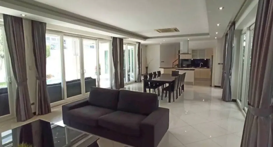 ขาย 4 ห้องนอน บ้านเดี่ยว ใน จอมเทียน, พัทยา