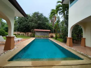À louer et à vendre 5 chambres maison à Bang Lamung, Chonburi