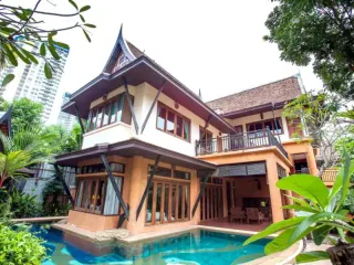 Casa en venta de 4 habitaciones en Bang Lamung, Chonburi