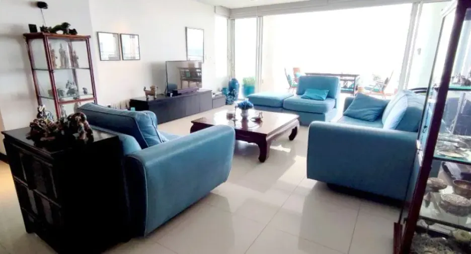 For sale 3 bedrooms condo in Jomtien, Pattaya