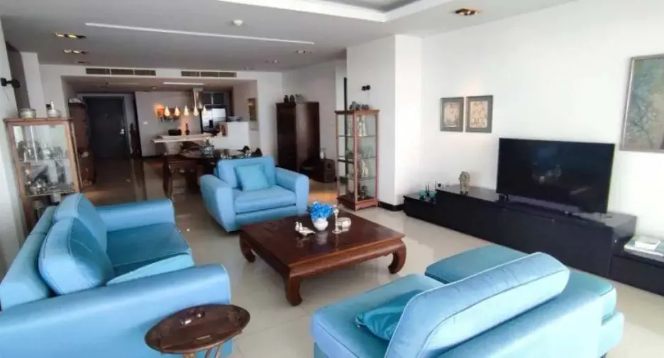 For sale 3 bedrooms condo in Jomtien, Pattaya